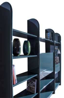 Mobil bibliotek med dobbelt skillevæg til kontor og stue