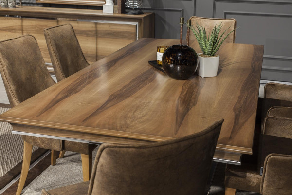 Møbel sæt til spisestue 9 dele med bord, stole, kommode og spejl