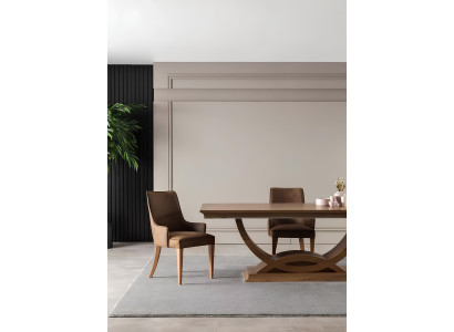 Møbel sæt til spisestue 9 dele med bord, stole, kommode og spejl