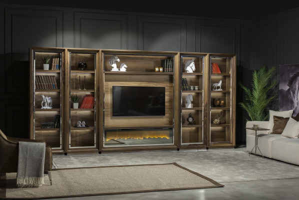 Luksus stuevæg 448 cm med træpejs