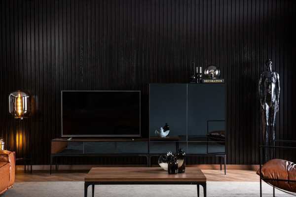 Stue møbel med spejl og sorte og brune skabe