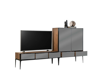 Stue møbel med spejl og sorte og brune skabe