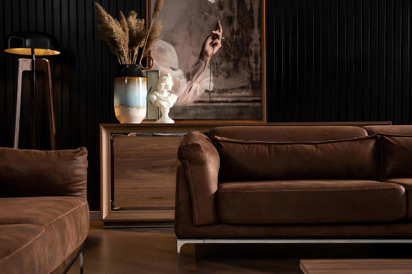 Sofa til tre personer med blød brun velour