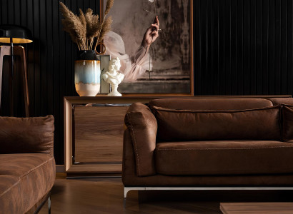 Sofa til tre personer med blød brun velour