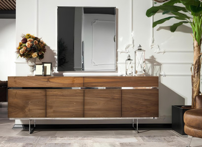 Spisebord med 4 stole med armlæn, kommode, spejl