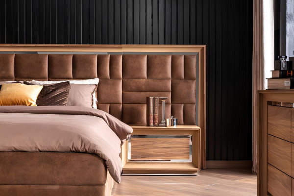 Soveværelsessæt med seng, skab og 2 natborde, 4 dele.