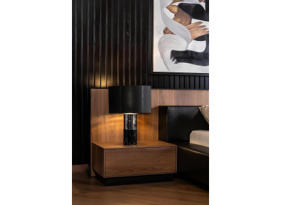 Brun soveværelse ensemble med seng, skab og 2 natborde, 4 dele.