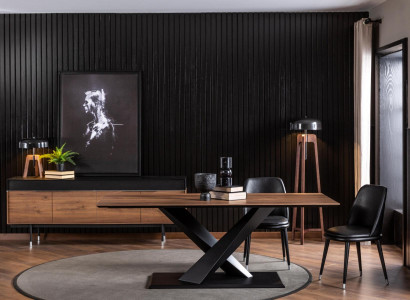 Møbelensemble til spisestue med sorte stole