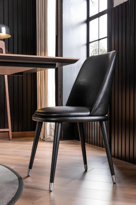 Spisestue sæt med bord og 4 stole