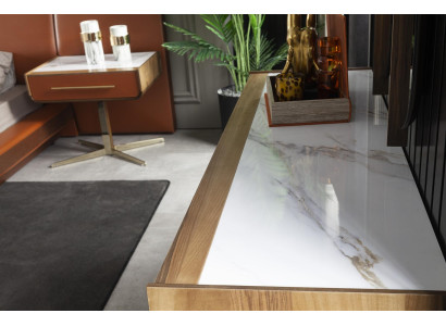 Kommode design i luksus med gyldne ben