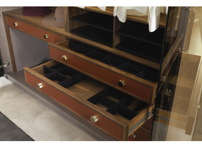 Gennemsigtig skabprojekt med skydedøre