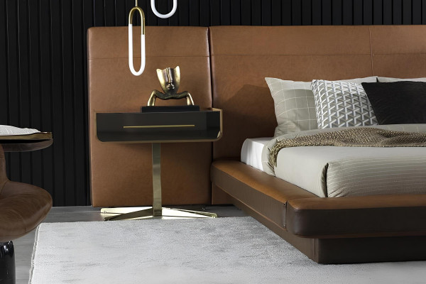 Soveværelsesmøbel sæt med seng, natborde og skab 5 dele.