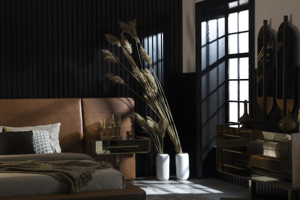 Soveværelsesmøbel sæt med seng, natborde og skab 5 dele.