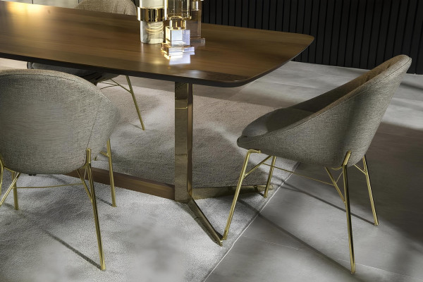 Sæt med 6 spisestole og bord