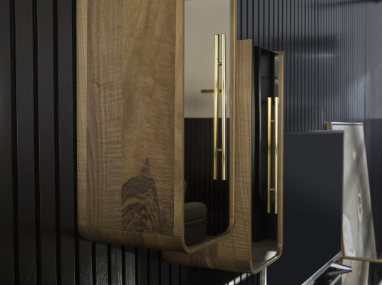 TV-møbel i træ til stuen