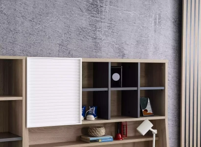 Bibliotek med skrivebord i træ til børneværelse