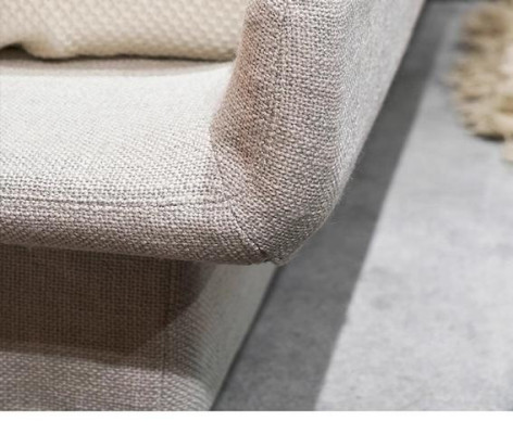 Moderne luksuriøs og elegant beige polstret seng