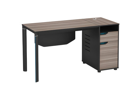 Moderne sort træbord med kabelåbninger og opbevaringsplads