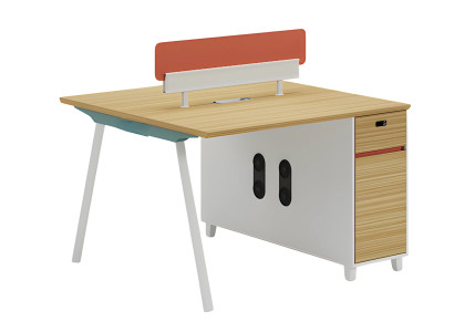 Moderne træbord med opbevaringsplads til kontor