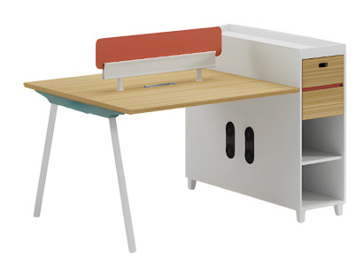 Træbord med ryg, opbevaringsplads og hylder, moderne design