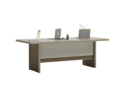 Elegant bord i beige og grå med stor arbejdsflade