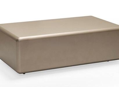 Elegant beige sofabord