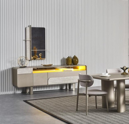 Elegant beige trækonsol med elegant spejl