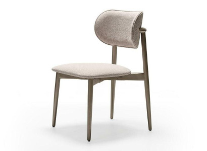 Elegant beige stofstol til stuen og spisestuen