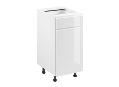 Hvidt køkkenskab med skuffer og fødder