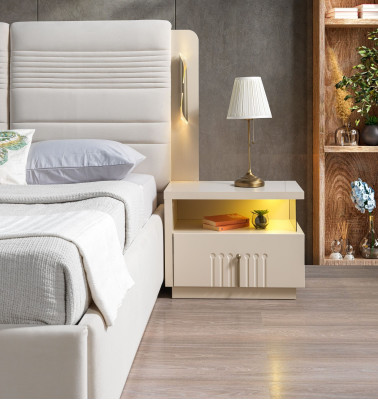 Moderne natbord med belysning til soveværelse