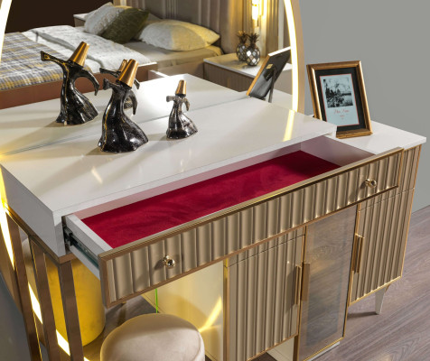 Moderne trækommode med spejl til soveværelse