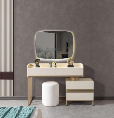 Moderne kosmetikbord med spejl