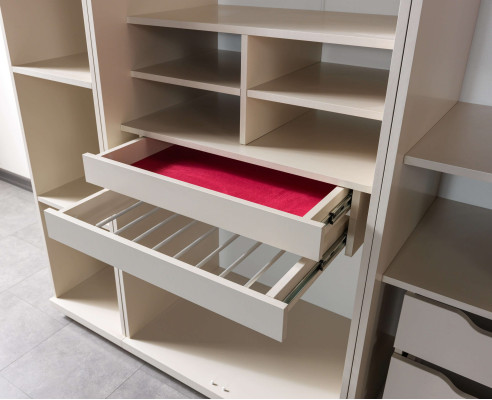 Moderne hjørneskab i mat glas med stort design