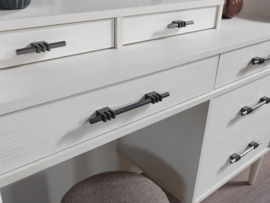 Moderne trækommode med spejl til soveværelse