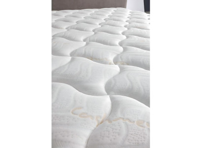 Elegant grå seng med madras af tekstil og træ