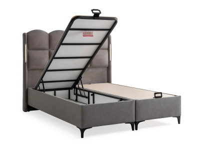 Grå seng med madras af tekstil og træ, moderne design