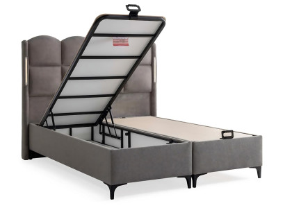 Grå seng med madras af tekstil og træ, moderne design