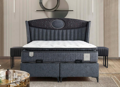 Elegant grå seng med madras af tekstil og træ