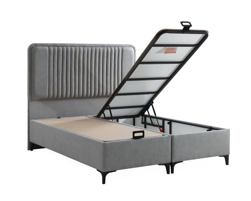 Elegant grå seng med tekstilmadras og træ