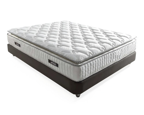 Elegant seng med madras i beige materiale