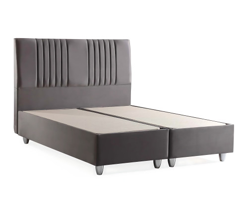 Seng i gråt materiale med moderne madras