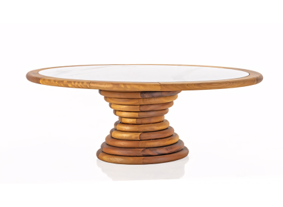 Moderne lavt bord, der kombinerer æstetik og funktionalitet