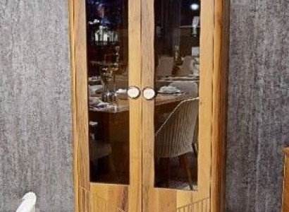 Robuste Holzvitrine Designer 2-Türige Glasvitrine Glasschrank Edle Möbel